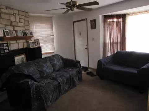 641 Illinois, Elgin, IL 60120 photo 4