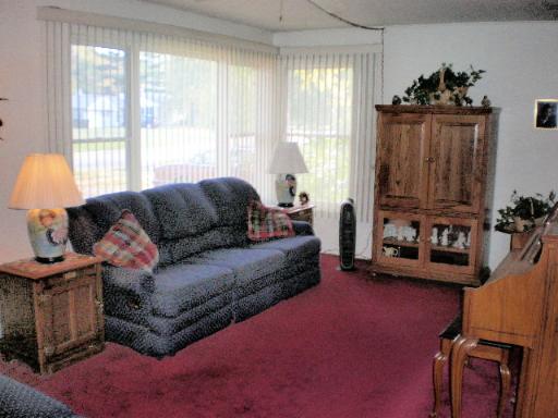 2107 Eastman St, Rolling Meadows, IL 60008 photo 2