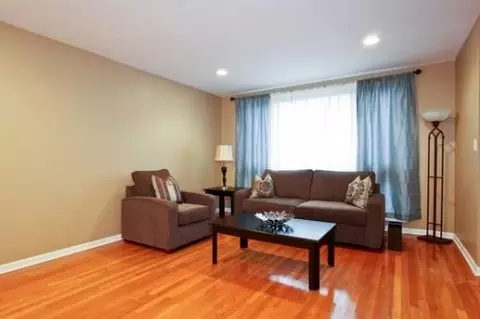 914 E 55th St, Chicago, IL 60615 photo 2