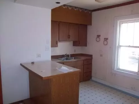 327 9th St, Peru, IL 61354 photo 12