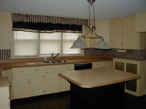604 Webster St, Ottawa, IL 61350 photo 2