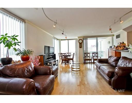1640 Maple Ave #802, Evanston, IL 60201 photo 2
