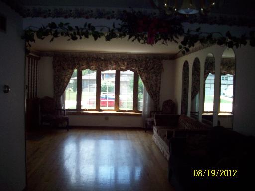 212 Poston Rd, Willow Springs, IL 60480 photo 4