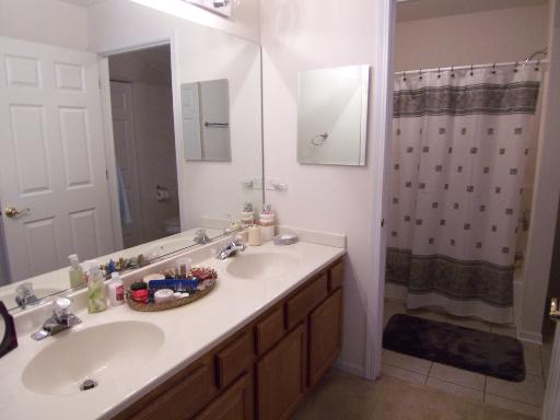 950 Ferrara Ct, Cary, IL 60013 photo 9