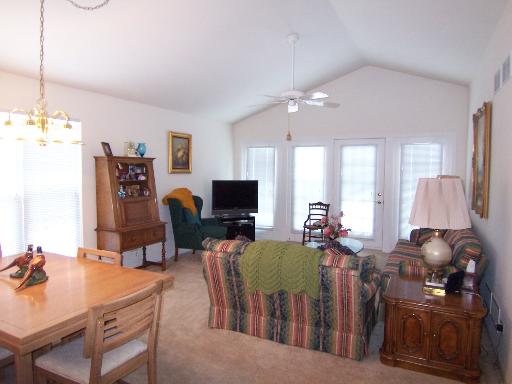 950 Ferrara Ct, Cary, IL 60013 photo 4