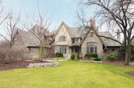 535 Ridgemoor Dr, Willowbrook, IL 60527 photo 1