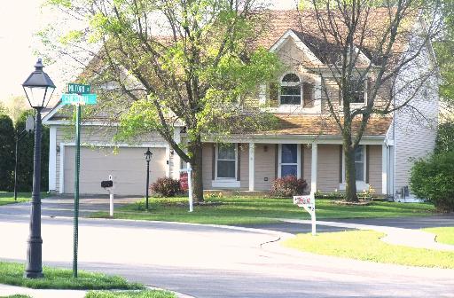 4 Chestnut Ct, Cary, IL 60013 photo 1