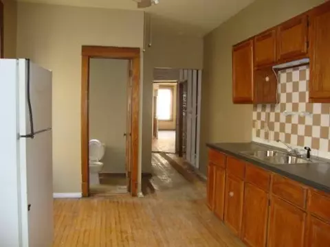 5818 N Ridge Ave, Chicago, IL 60660 photo 6