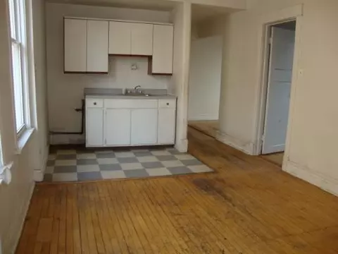 5818 N Ridge Ave, Chicago, IL 60660 photo 7