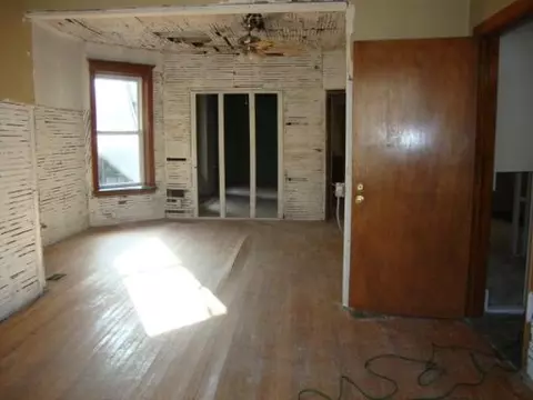 5818 N Ridge Ave, Chicago, IL 60660 photo 3