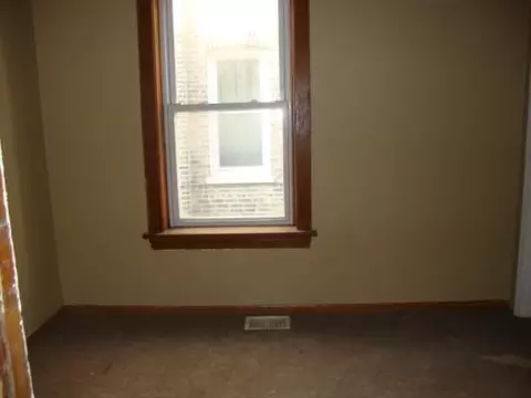5818 N Ridge Ave, Chicago, IL 60660 photo 4