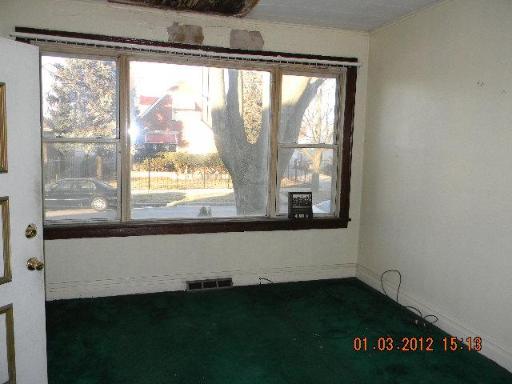 33 E 122nd Pl, Chicago, IL 60628 photo 2