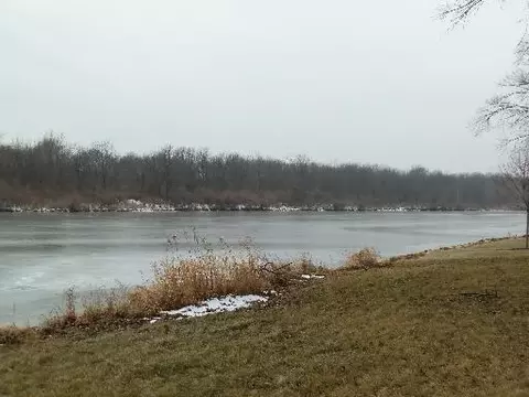 425 Edgewater Dr, Morris, IL 60450 photo 3
