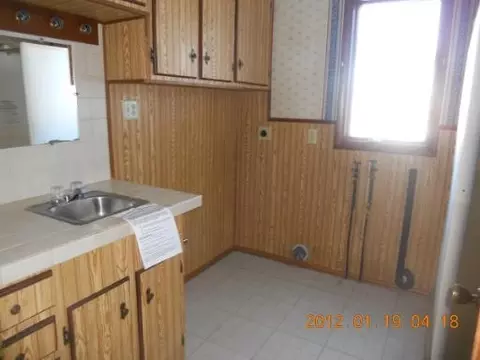 229 E High St, Sycamore, IL 60178 photo 11