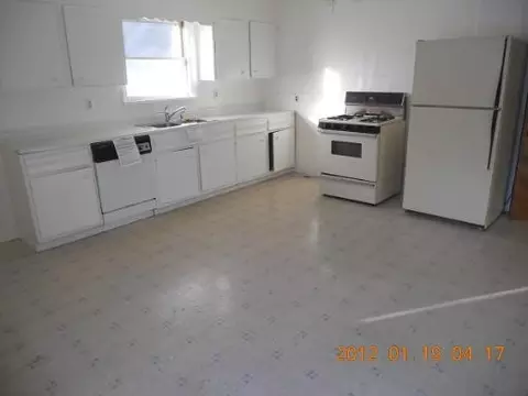 229 E High St, Sycamore, IL 60178 photo 3