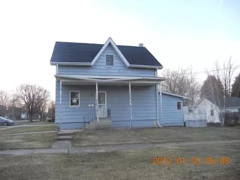 229 E High St, Sycamore, IL 60178 photo 2