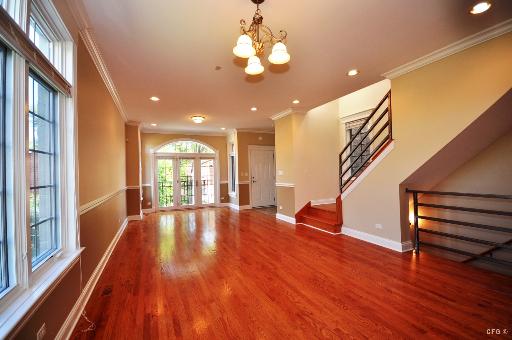 1215 E 46th St, Chicago, IL 60653 photo 2