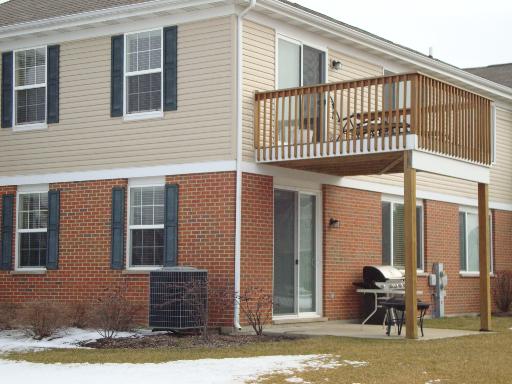 433 Legend Ln, Mchenry, IL 60050 photo 2
