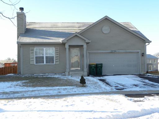 3700 Hoffman St, Plano, IL 60545 photo 1