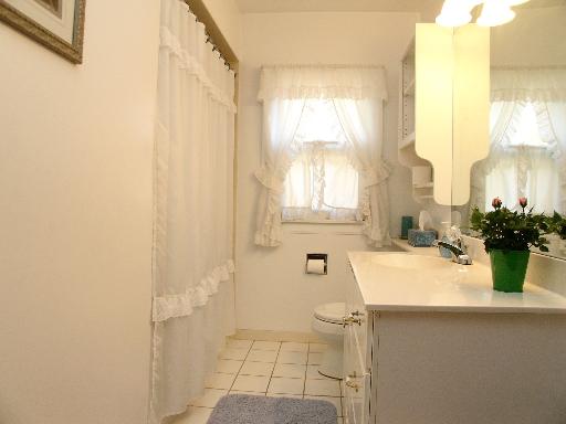 466 Selborne Rd, Riverside, IL 60546 photo 8