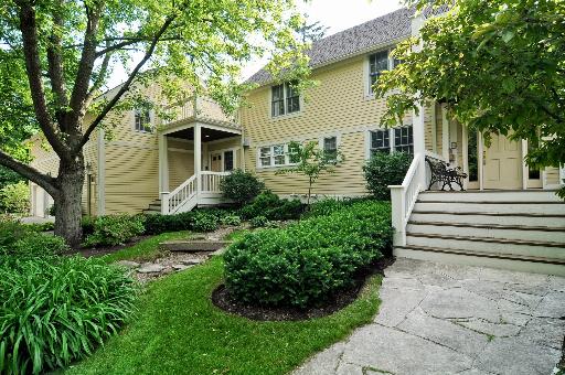 982 Vernon Ave, Glencoe, IL 60022 photo 1