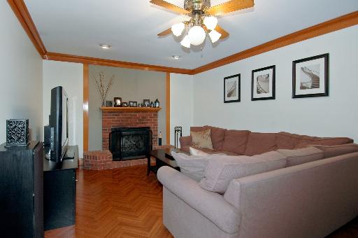 2074 Savannah Rd, Elgin, IL 60123 photo 5
