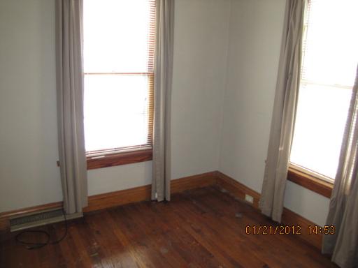 420 E 7th St, Lockport, IL 60441 photo 5