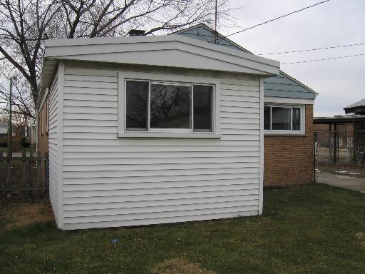 Undisclosed, Chicago, IL 60652 photo 12