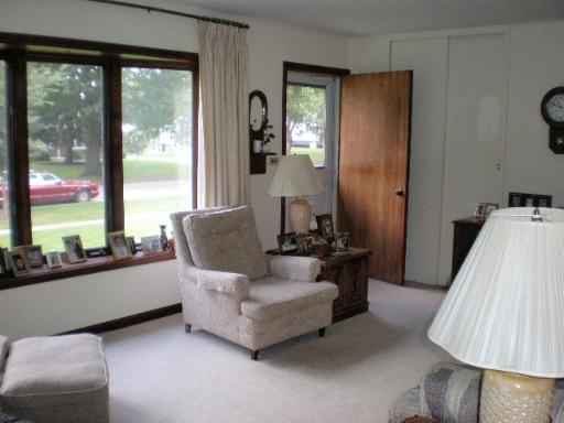 2409 Sigwalt St, Rolling Meadows, IL 60008 photo 3