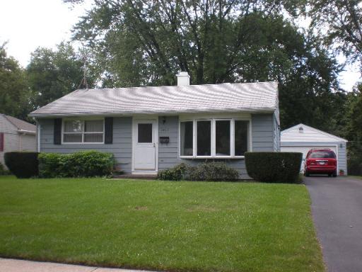 2409 Sigwalt St, Rolling Meadows, IL 60008 photo 1