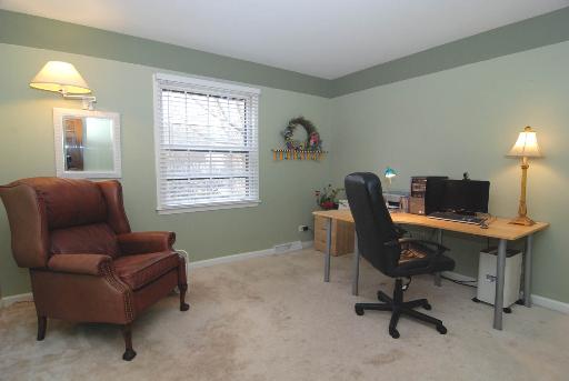 2067 Middleton Dr, Wheaton, IL 60189 photo 9