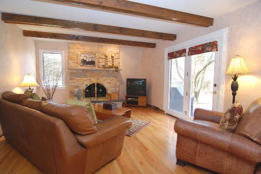 2067 Middleton Dr, Wheaton, IL 60189 photo 7