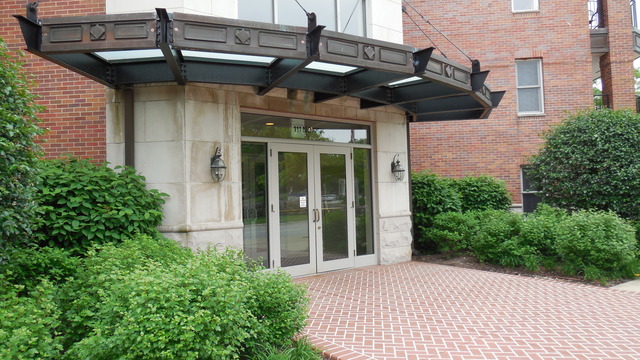 111 N Wheaton Ave #409, Wheaton, IL 60187 photo 2
