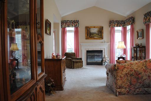 1611 Camberley Ct #1, Bartlett, IL 60103 photo 2
