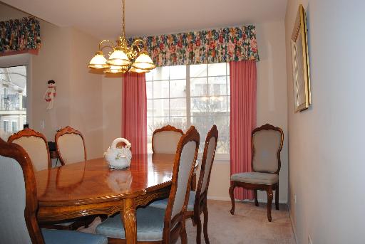 1611 Camberley Ct #1, Bartlett, IL 60103 photo 3