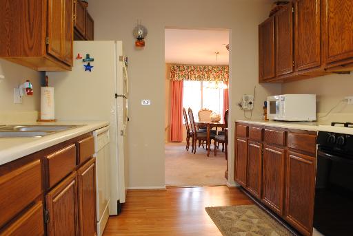 1611 Camberley Ct #1, Bartlett, IL 60103 photo 4