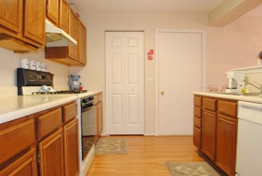 1611 Camberley Ct #1, Bartlett, IL 60103 photo 5