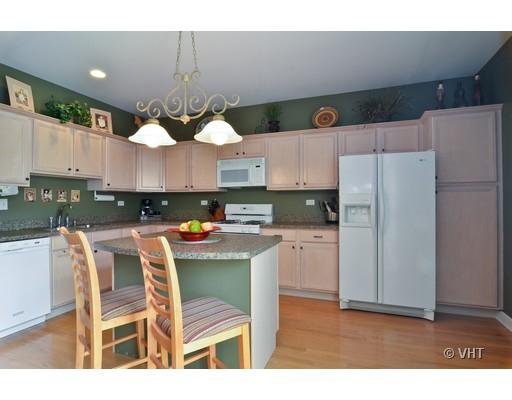 2727 Langley Cir, Glenview, IL 60026 photo 3