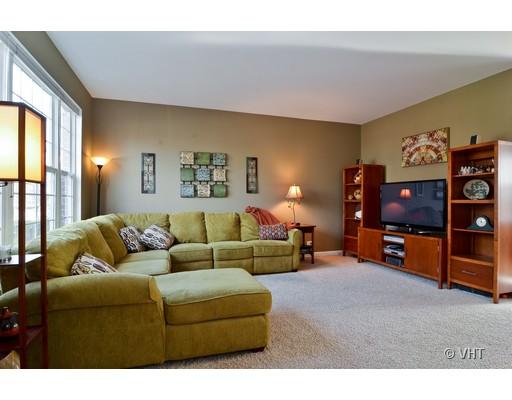 2727 Langley Cir, Glenview, IL 60026 photo 2