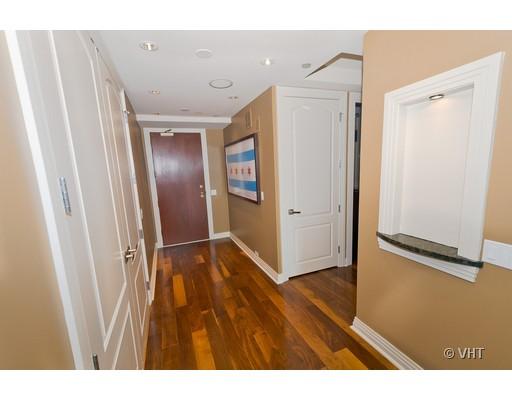 100 E Huron St #2103, Chicago, IL 60611 photo 2