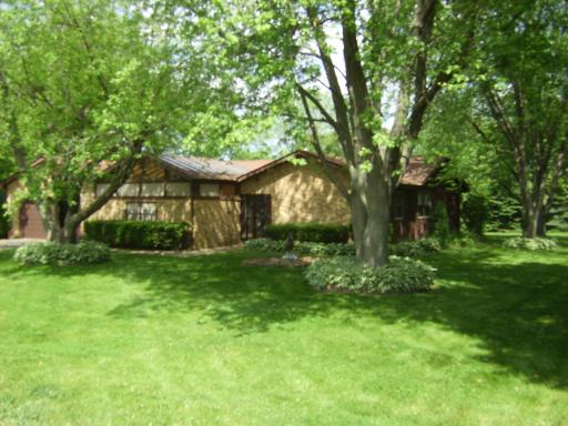 12 N863 Pollitt Dr, Elgin, IL 60123 photo 1