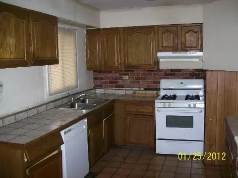413 Watseka St, Park Forest, IL 60466 photo 3