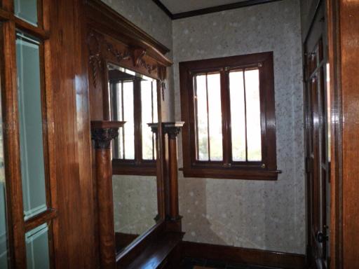 718 Laurel Ave, Des Plaines, IL 60016 photo 3