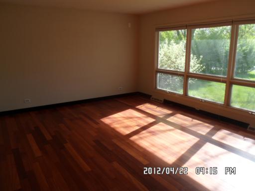 453 S Cherry St, Itasca, IL 60143 photo 3