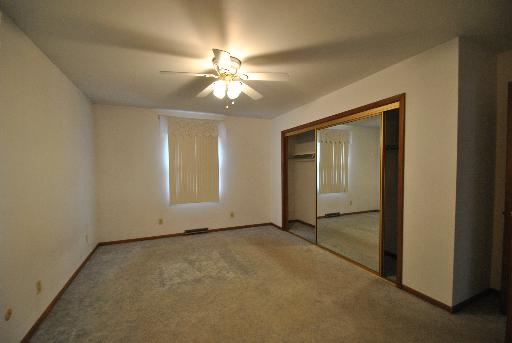 575 Terry Ave, Aurora, IL 60506 photo 8