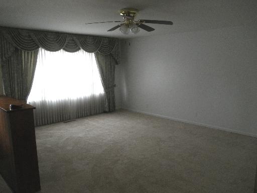 29 Durell Dr, Kankakee, IL 60901 photo 2