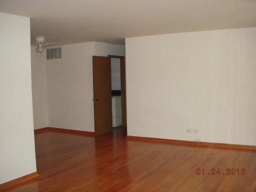 110 S Prospect Ave #D, Bartlett, IL 60103 photo 2