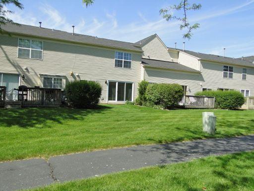 1697 Pebble Beach Cir, Elgin, IL 60123 photo 2