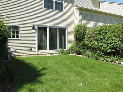 1697 Pebble Beach Cir, Elgin, IL 60123 photo 3
