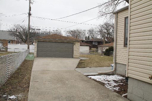 17513 S Community St, Lansing, IL 60438 photo 3